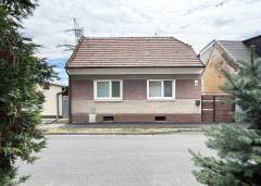  Exkluzívne | Na predaj tehlový rodinný dom v Ružinove