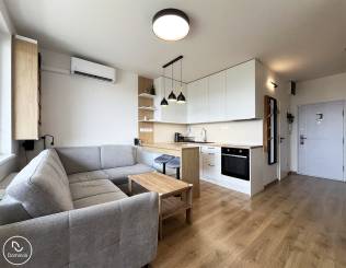 Exkluzívne | Zrekonštruovaná dvojgarsónka s loggiou v Petržalke